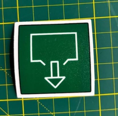 50 x 50 mm Leksan Mat Kumlu (Yeşil Renkli) Folyo Türü: 250 Mikron Mat (Kumlu) - (Polikarbon) En (mm): 50 Boy (mm): 50 Baskı Türü: UV BEYAZ + CMYK BASKI Çifttaraflı Bant - Laminasyon: 3M 468 MP Çift Taraflı Bant (130 Mic) resmi